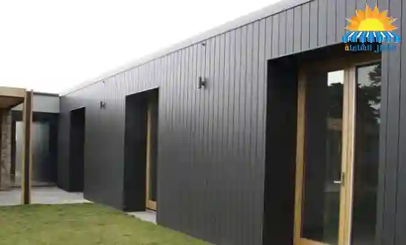 ألواح كلادينج خشبية مستخدمة لتكسية الجدران الخارجية وحمايتها