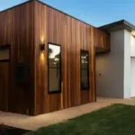 كلادينج خشبي بواجهة خارجية يضيف لمسة جمالية طبيعية للمبنى