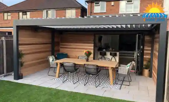 مظلات كلادينج بالرياض بتصميم عصري وواجهات أنيقة توفّر حماية من الشمس مع مظهر فخم للمباني