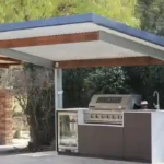 مظلات ساندوتش بانل بسطح معزول توفر حماية من الحرارة والعوامل الجوية